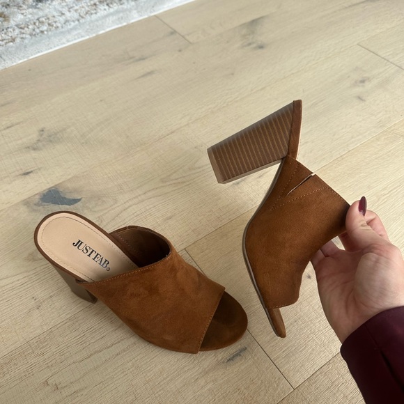 Brown heeled mules - Picture 3 of 6